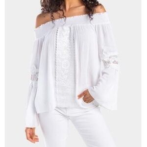 NWT $40  Francesca’s white top size XL
